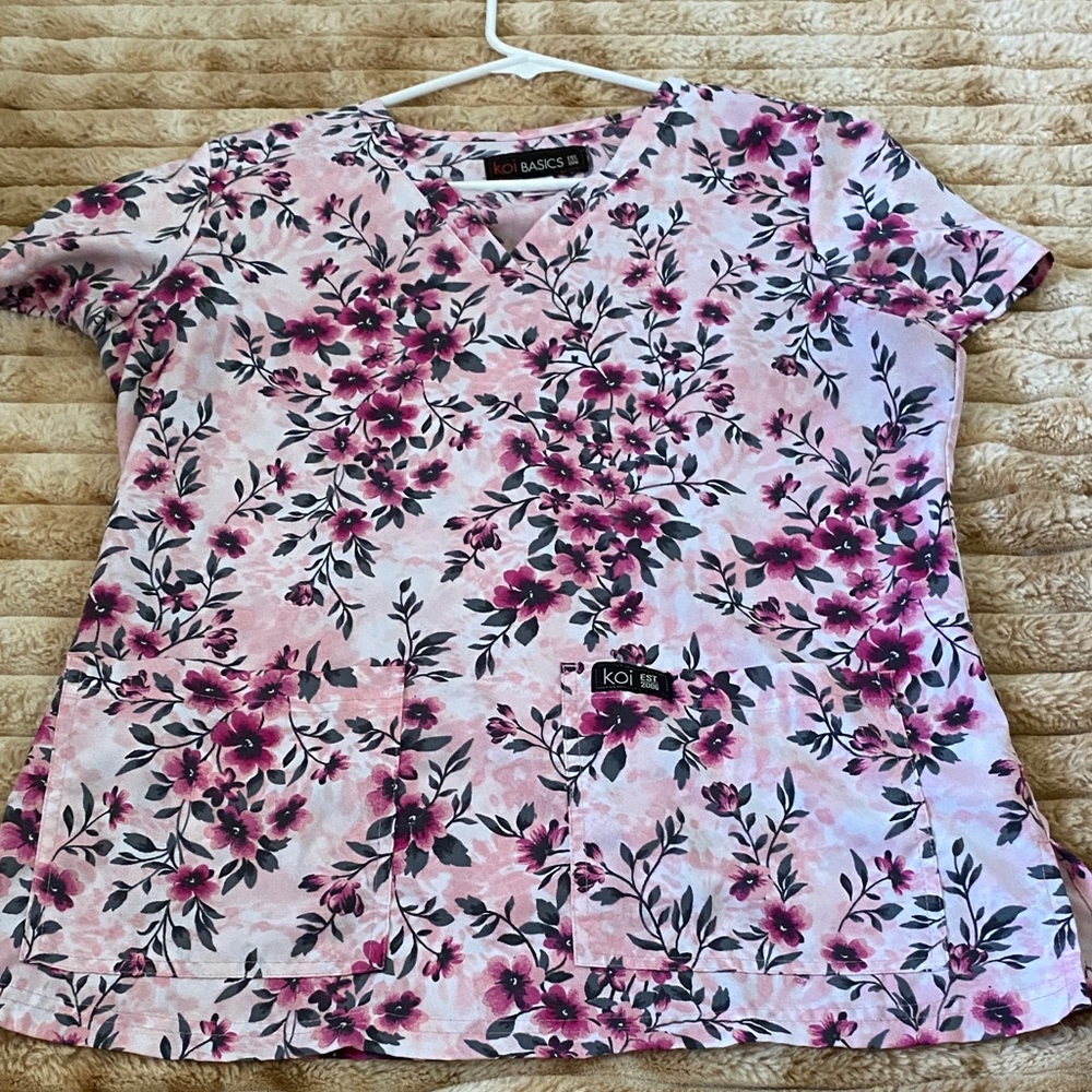 Koi Pink and Purple Floral Short Sleeve Top